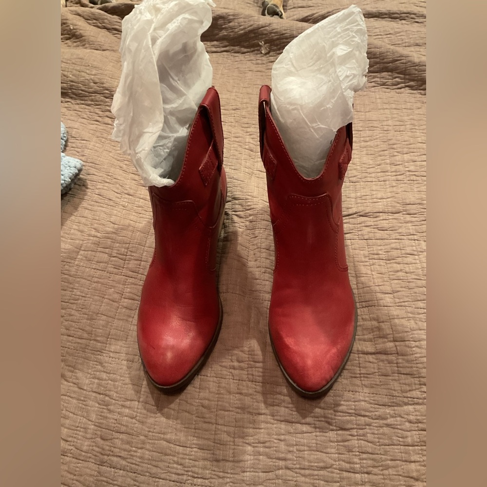Boots. Red